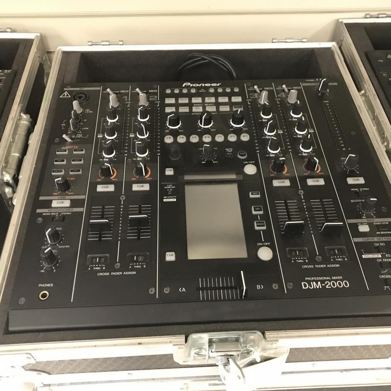 Pioneer JDM 2000 mixer